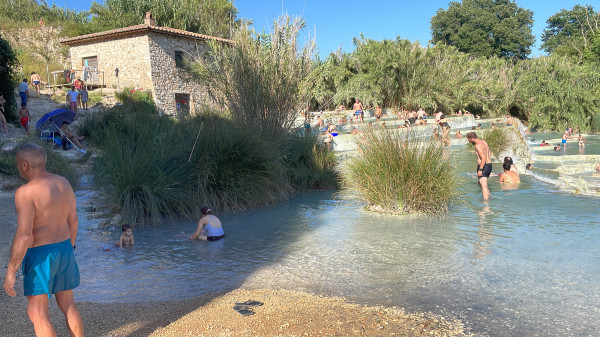 Il giorno successivo: Saturnia - Cascatelle e ritorno: 150 m di dislivello in 2.